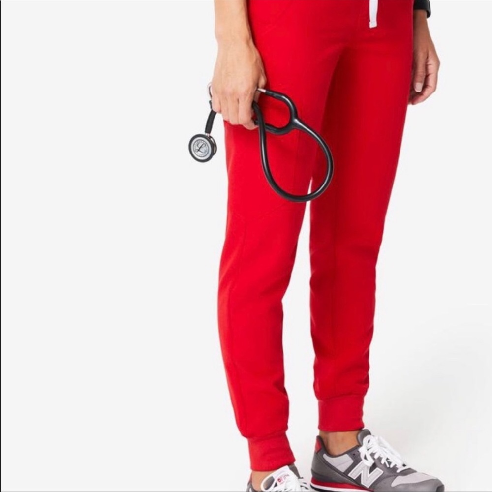 ❤️ FIGS RED ZAMORA JOGGER PANTS